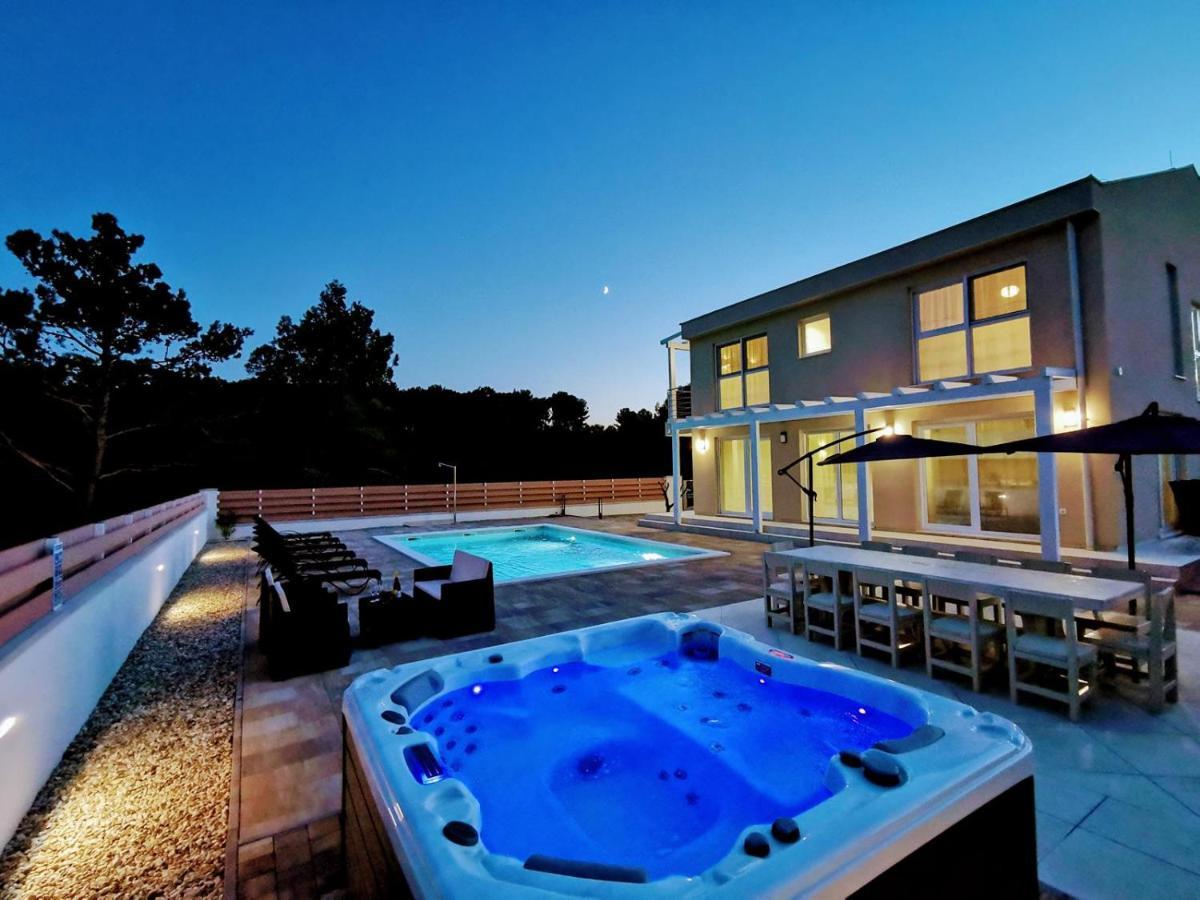 Villa Olivia - New And Modern House With Pool, Souna, Jacuzzi & Playground, Liznjan - Istra Eksteriør bilde