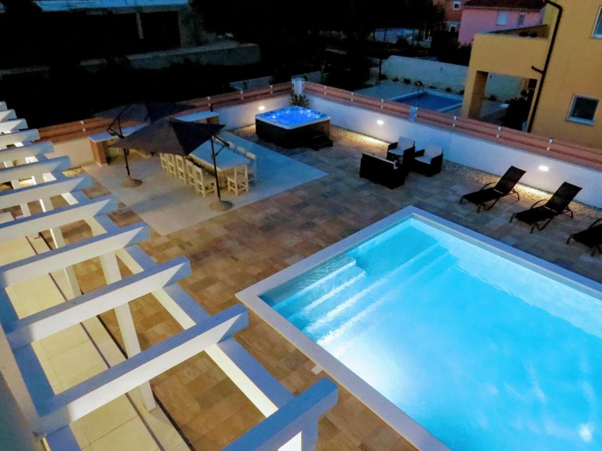 Villa Olivia - New And Modern House With Pool, Souna, Jacuzzi & Playground, Liznjan - Istra Eksteriør bilde